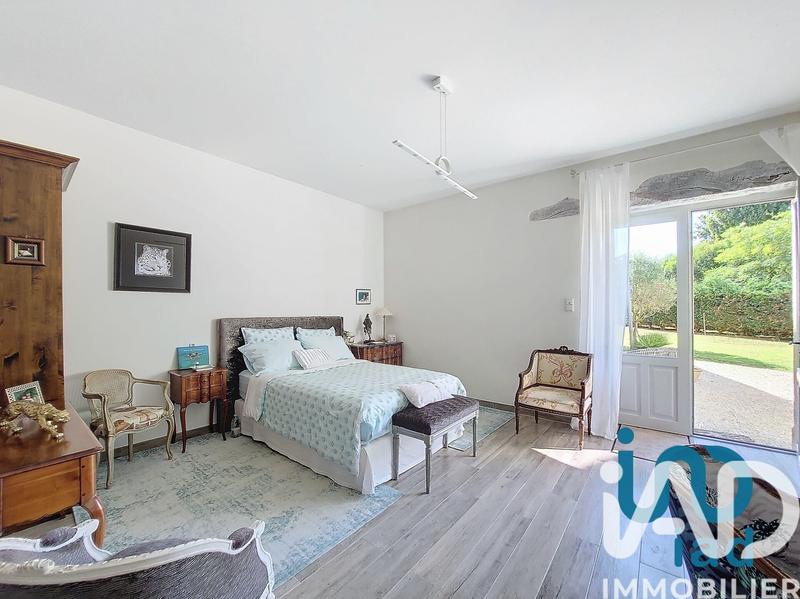 Maison - 760 m² - 11 pièces