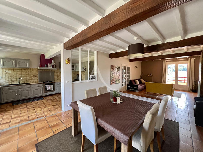 Maison - 136 m² - 6 pièces