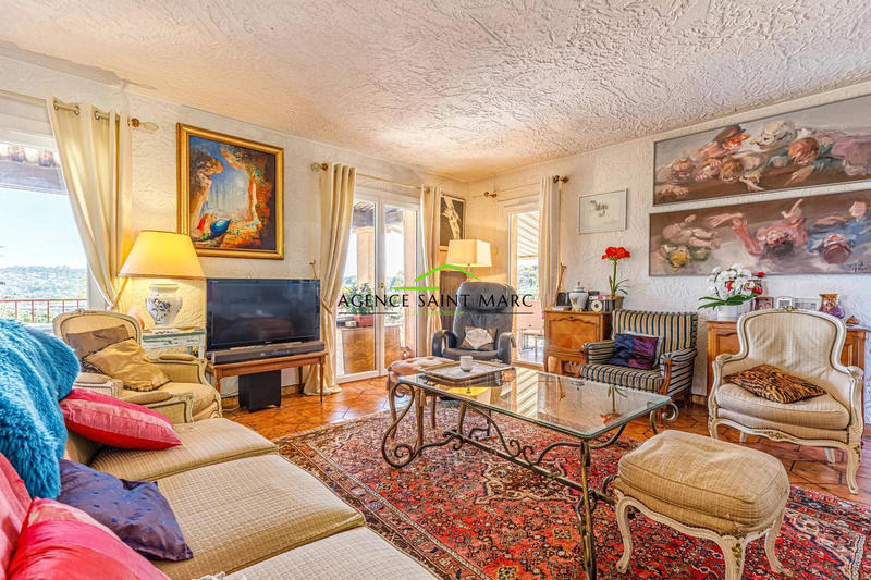 Maison - 298 m² - 9 pièces