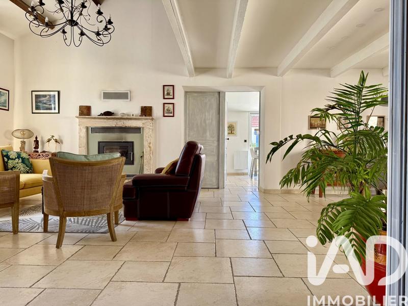 Maison - 216 m² - 9 pièces