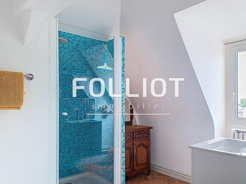 Maison - 159 m² - 8 pièces