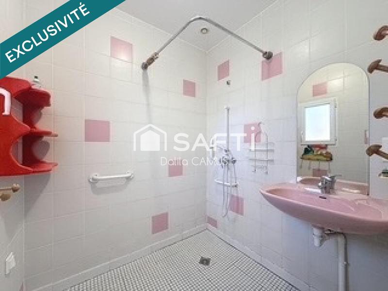 Propriété - 400 m² - 20 pièces