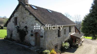 Maison - 290 m² - 11 pièces