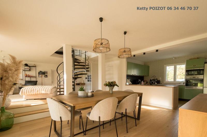 Maison - 140 m² - 7 pièces