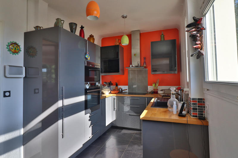 Maison - 220 m² - 7 pièces