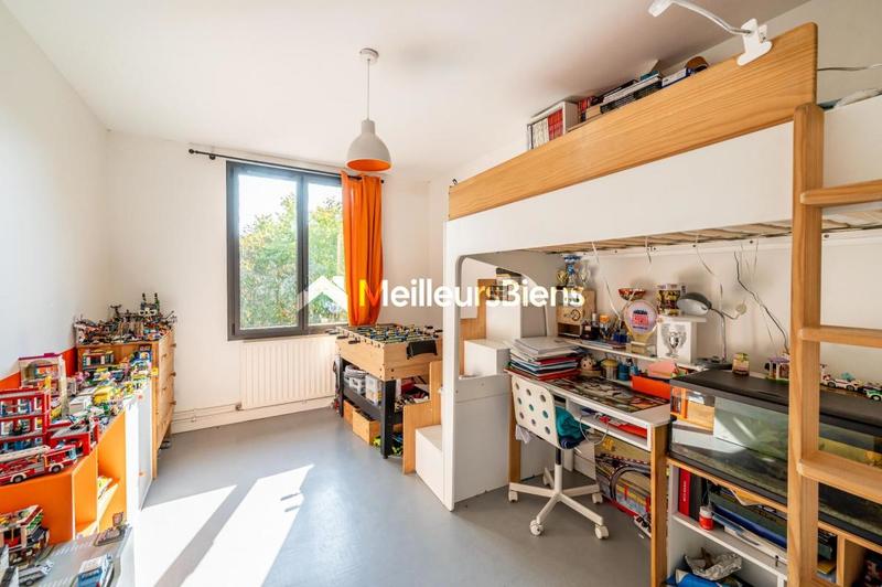 Maison - 140 m² - 8 pièces