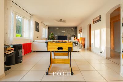 Maison - 290 m² - 8 pièces