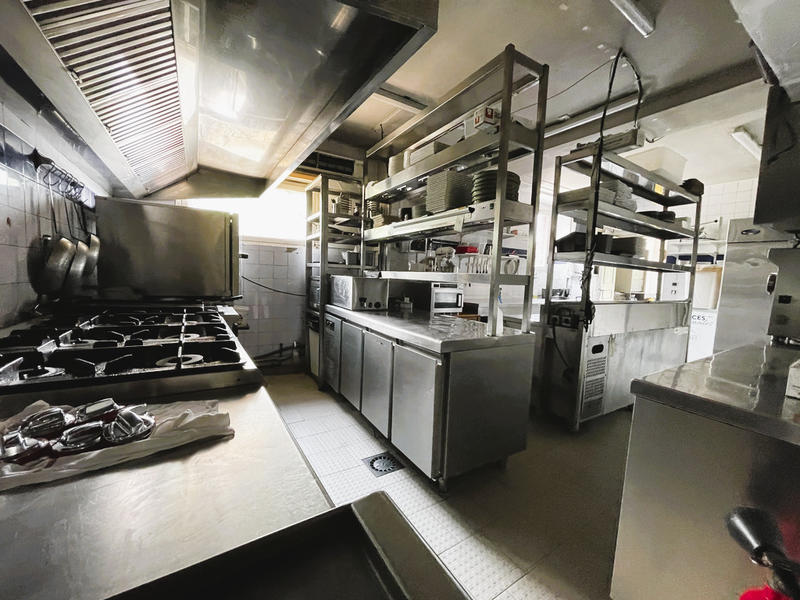 Maison - 352 m² - 10 pièces