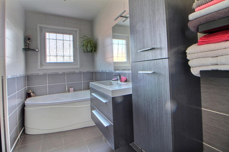 Maison - 113 m² - 6 pièces