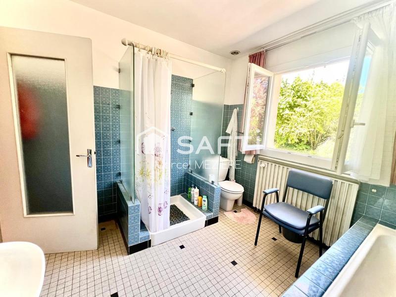 Maison - 200 m² - 8 pièces