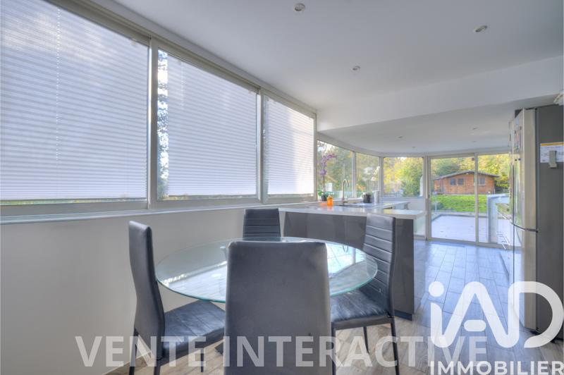 Maison - 224 m² - 9 pièces