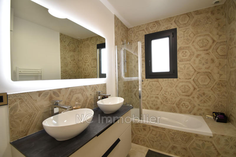 Maison - 205 m² - 7 pièces