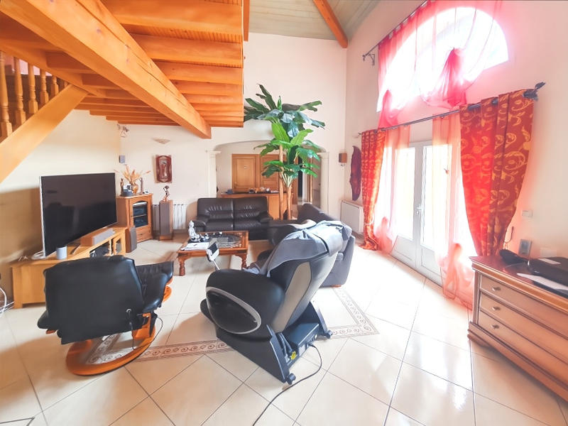 Maison - 180 m² - 6 pièces