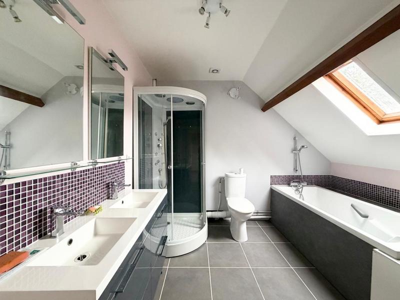 Maison - 141 m² - 7 pièces