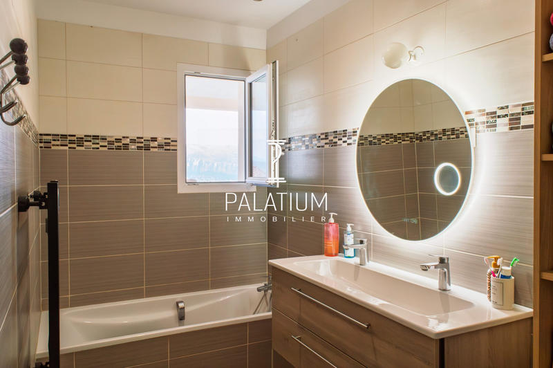 Maison - 168 m² - 5 pièces