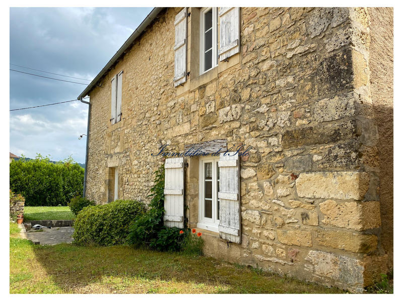 Maison - 180 m² - 8 pièces
