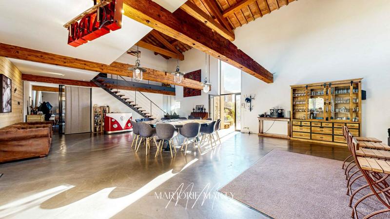 Demeure - 580 m² - 18 pièces