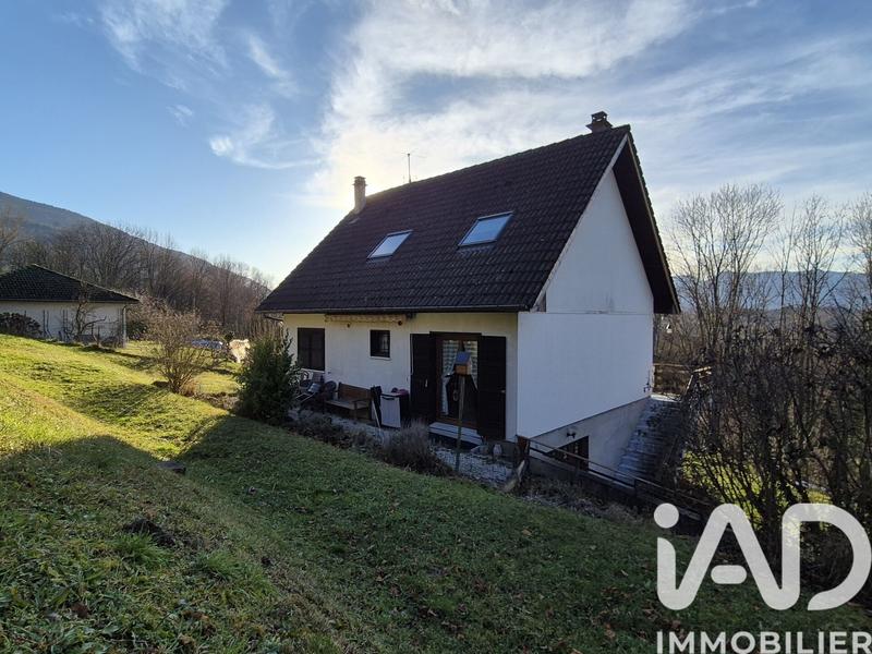 Maison - 180 m² - 5 pièces