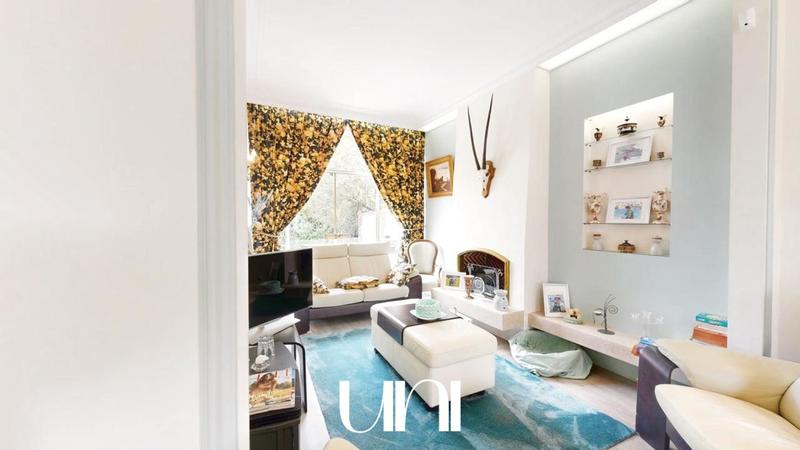 Maison de maîtres - 260 m² - 8 pièces