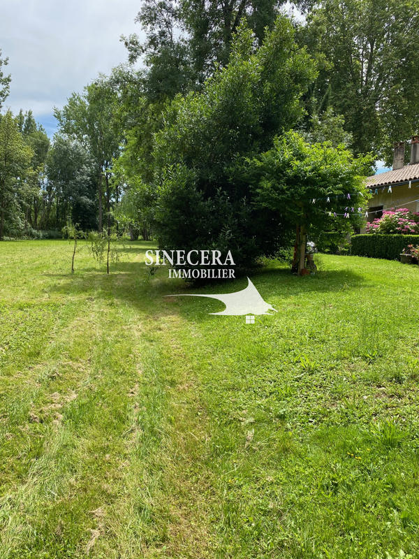 Propriété - 220 m² - 8 pièces