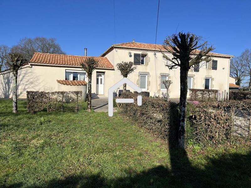 Maison - 2 150 m² - 7 pièces
