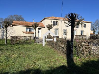 Maison - 2 150 m² - 7 pièces