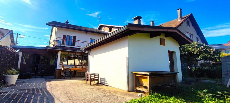 Maison - 360 m² - 9 pièces