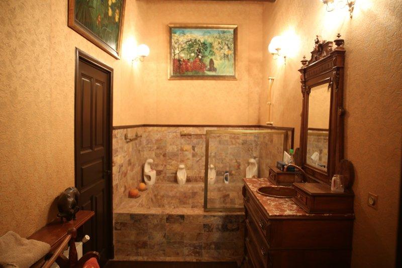 Maison - 941 m² - 26 pièces