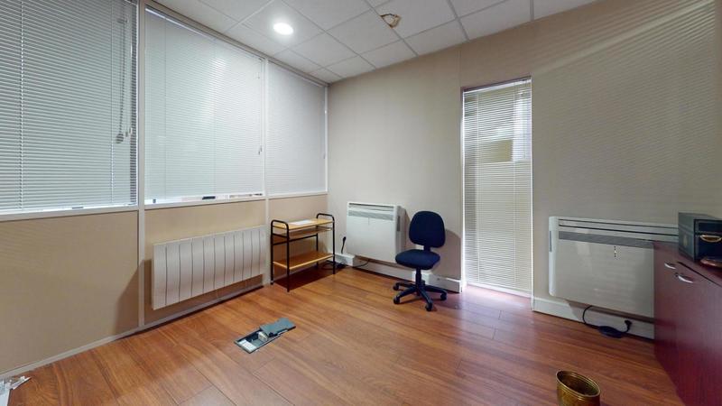 Bureau - 91 m² - 4 pièces