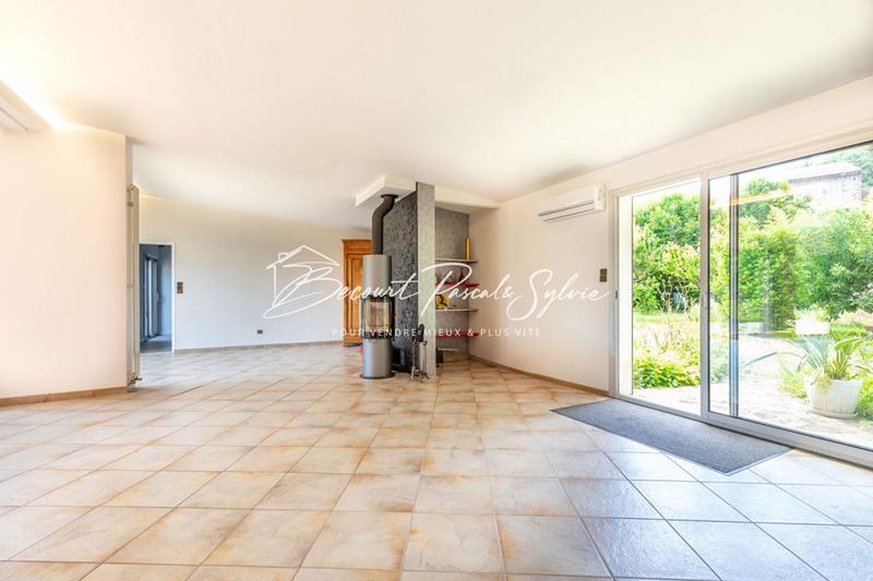 Maison - 179 m² - 6 pièces