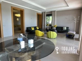 Villa - 650 m² - 6 pièces