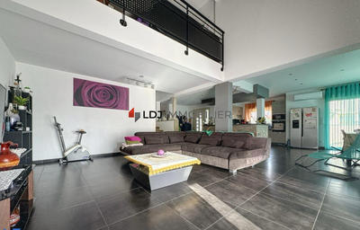 Villa - 181 m² - 5 pièces