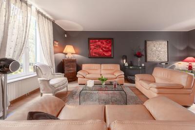 Maison - 245 m² - 10 pièces