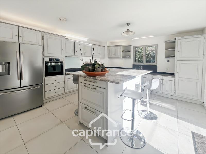 Maison - 203 m² - 6 pièces