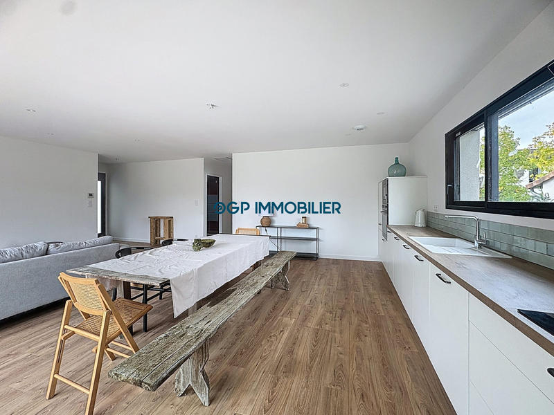 Maison - 110 m² - 4 pièces