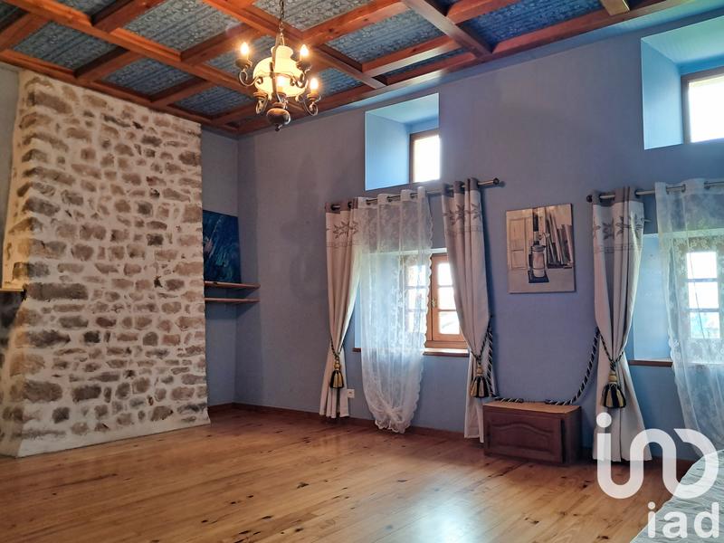 Maison - 234 m² - 5 pièces