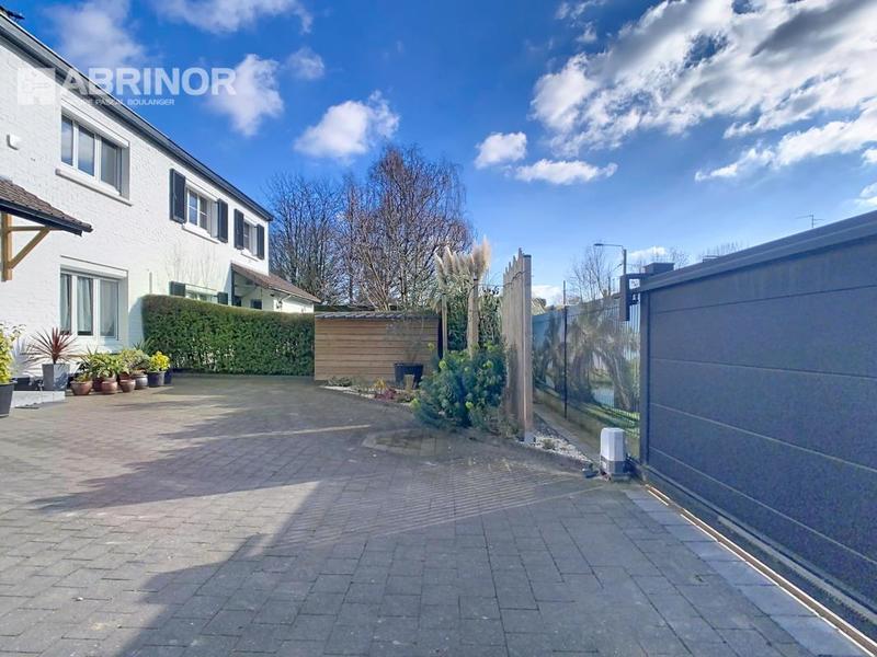 Villa - 107 m² - 6 pièces