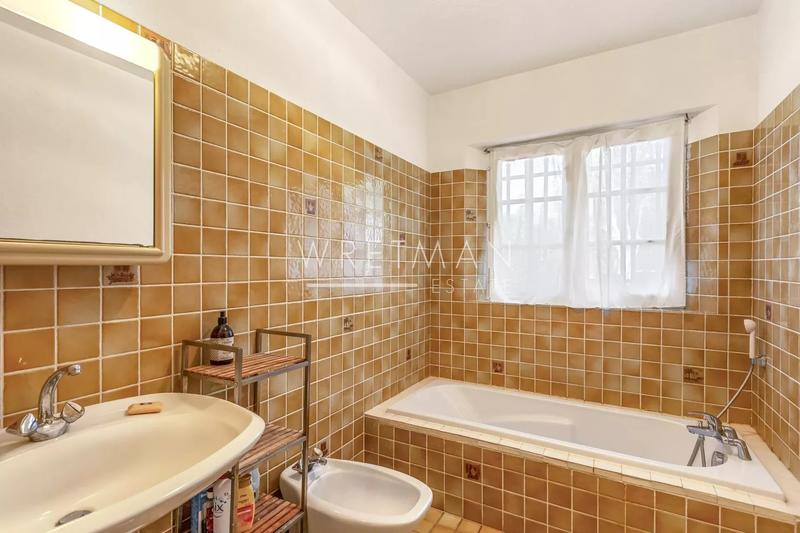 Villa - 208 m² - 6 pièces