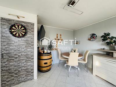 Maison - 90 m² - 5 pièces