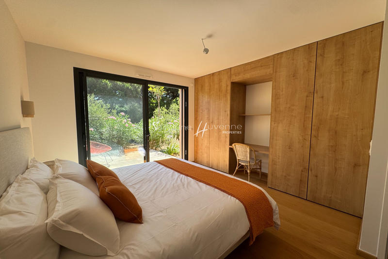 Maison - 250 m² - 5 pièces