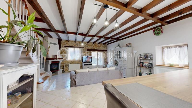 Maison - 212 m² - 9 pièces