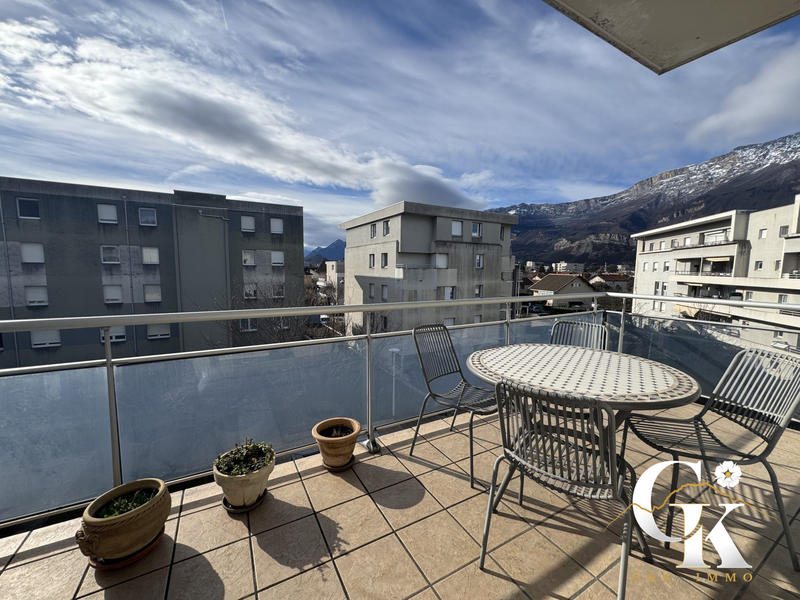 Appartement - 83 m² - 4 pièces