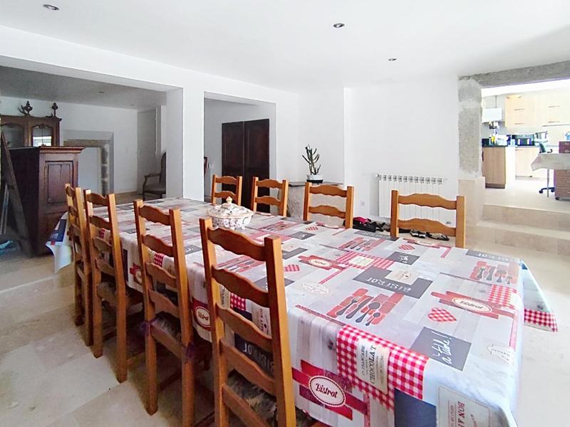 Maison - 259 m² - 12 pièces