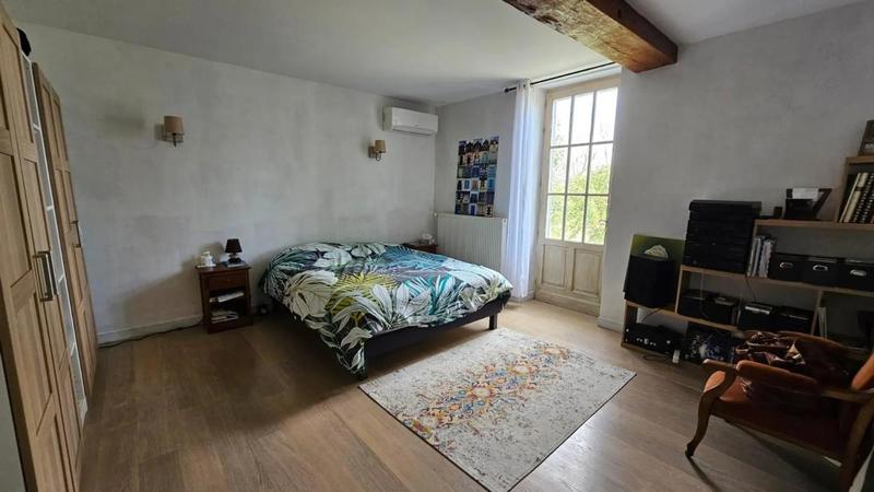 Demeure - 285 m² - 11 pièces