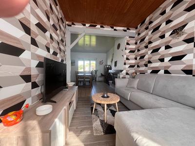 Maison - 93 m² - 5 pièces