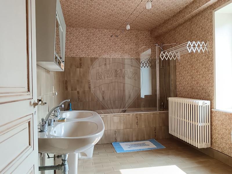 Maison - 296 m² - 10 pièces