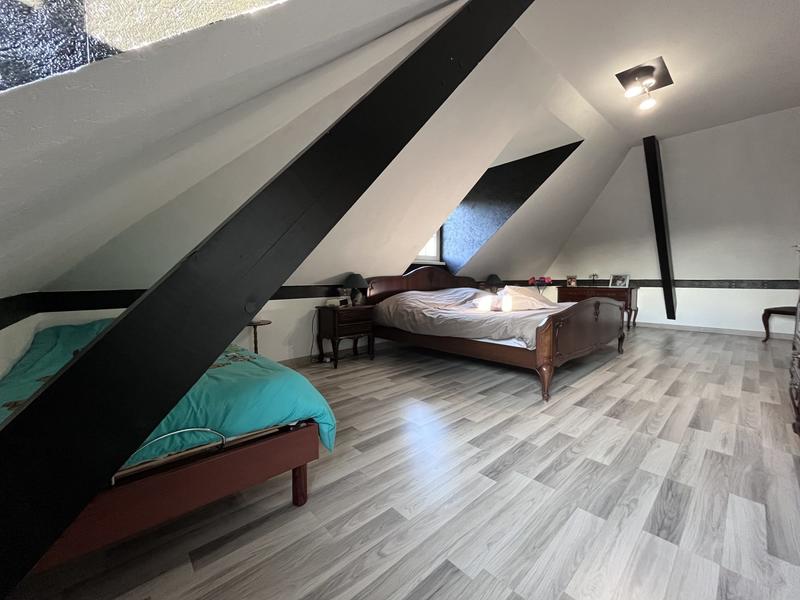 Maison - 250 m² - 9 pièces