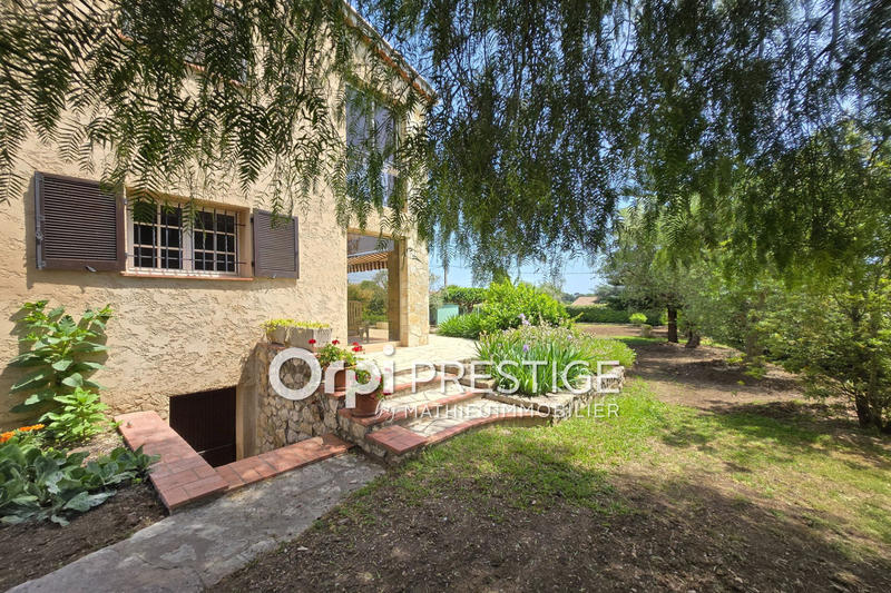 Villa - 245 m² - 8 pièces