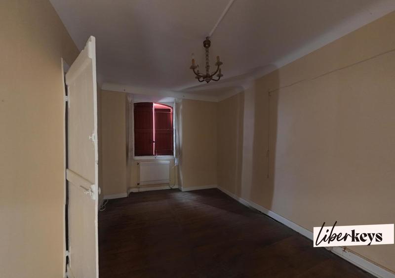 Maison - 257 m² - 7 pièces