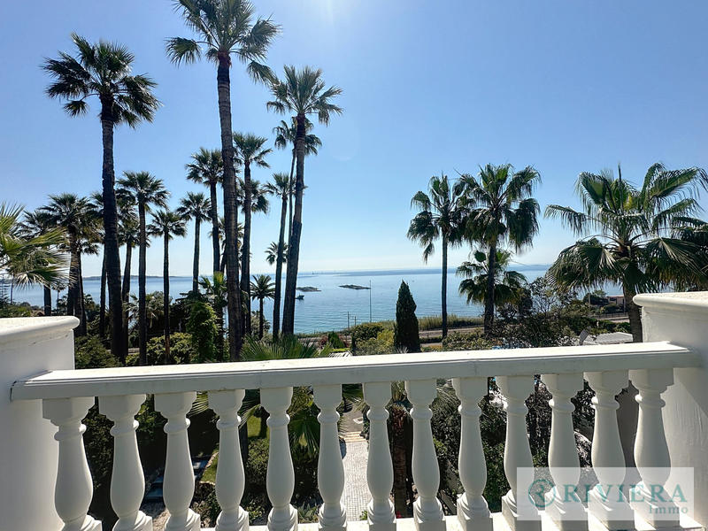 Villa - 221 m² - 6 pièces